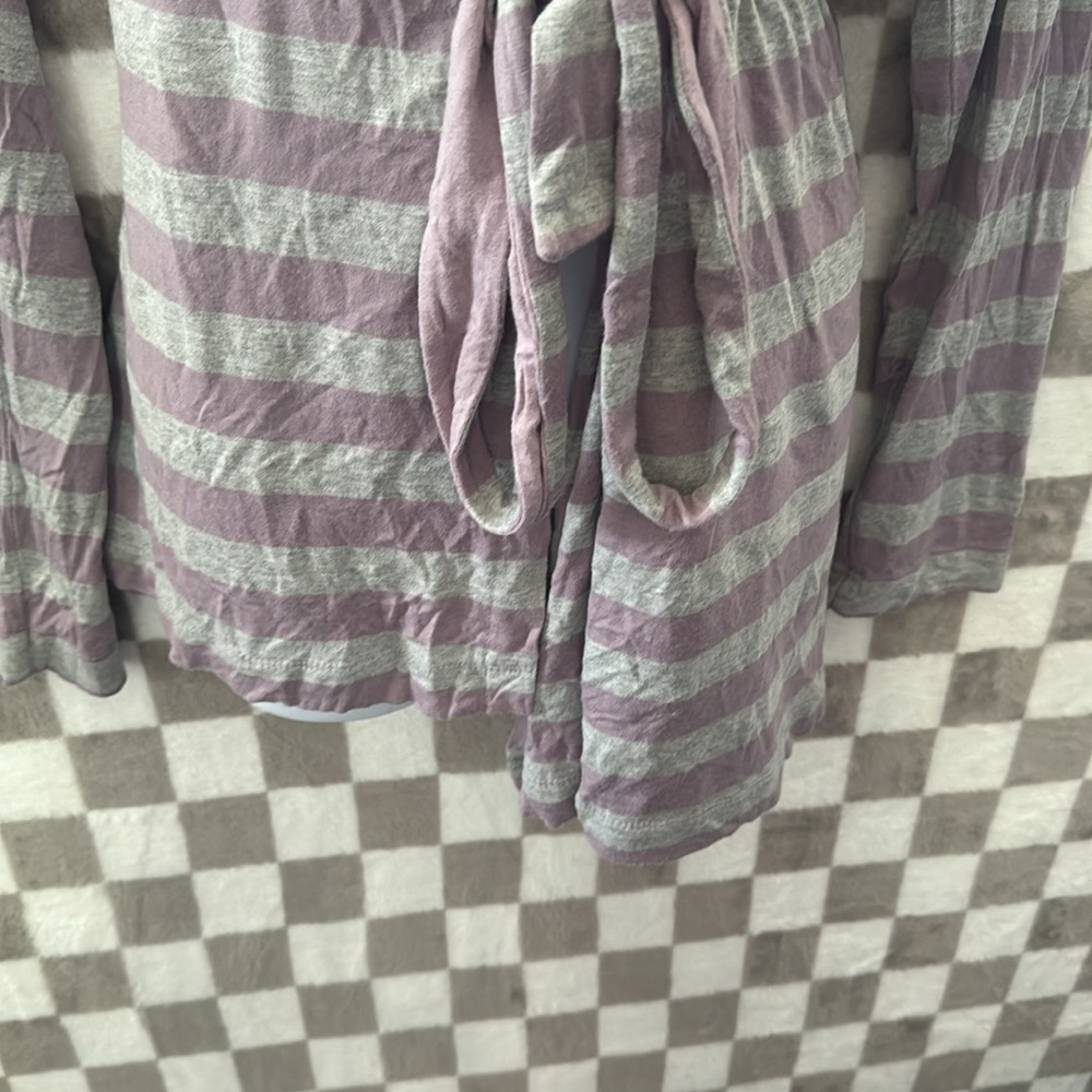 A Pea in the Pod Lavender and Gray Tie Robe Size S/Small - Picture 3 of 15